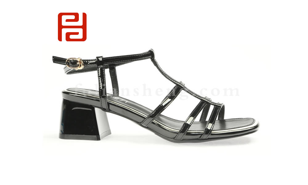 福連升夏季新款方頭百搭涼鞋 粗跟露趾一字帶女時裝圖片