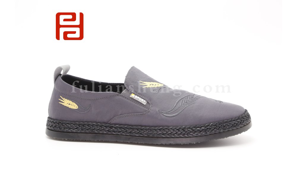 雨傘布一腳蹬平底棉麻舒適防滑透氣老北京布鞋男鞋圖片