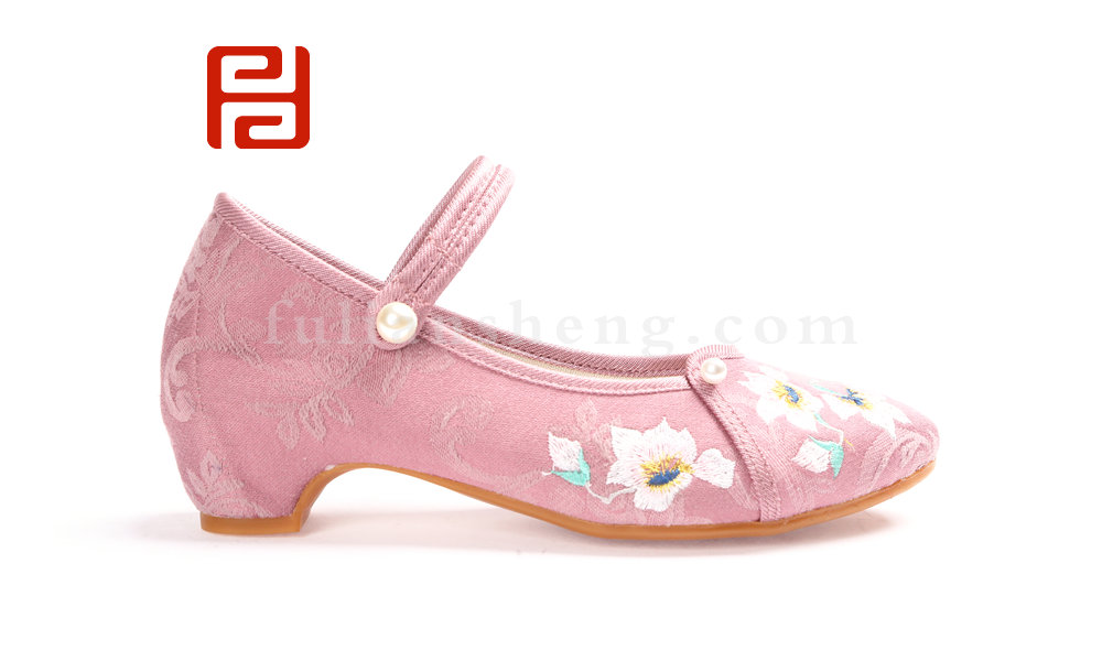 國潮有福 福連升2020春時尚中跟民族風繡花女單鞋(圖2)