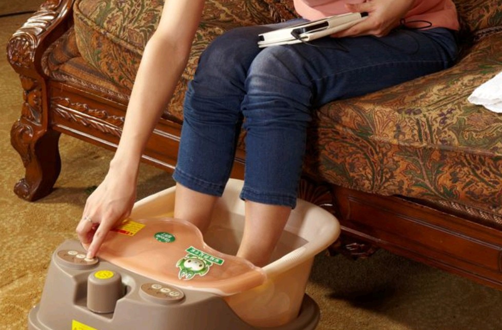 女人每天泡腳的好處:女人泡腳的好處