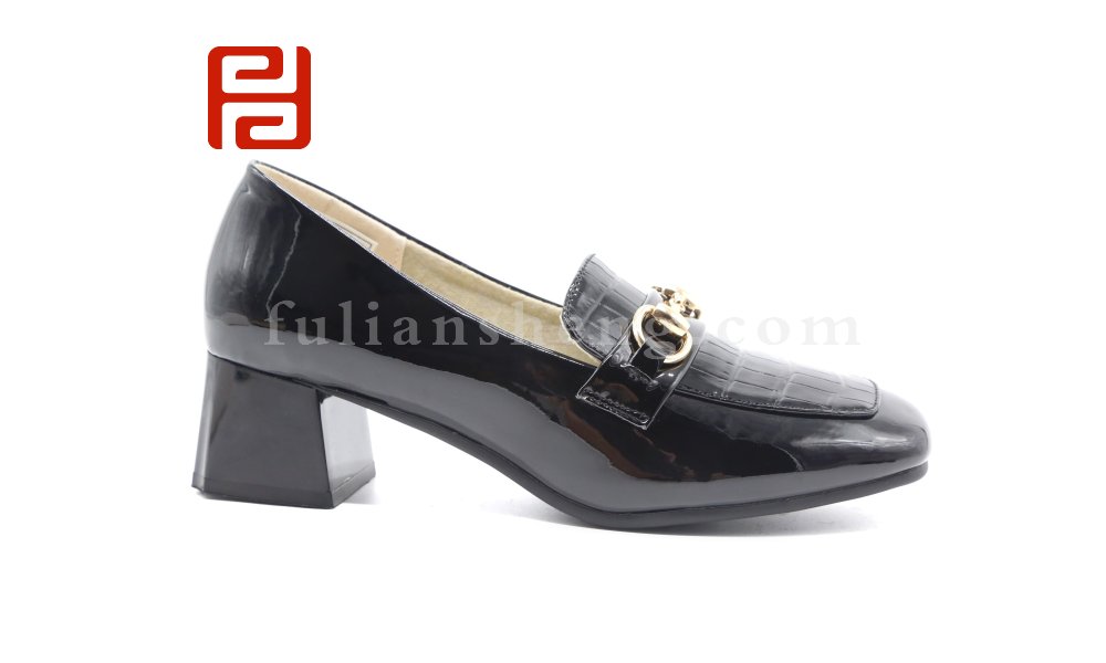 春季新款漆皮亮面粗跟舒適樂福鞋中跟時尚女單鞋